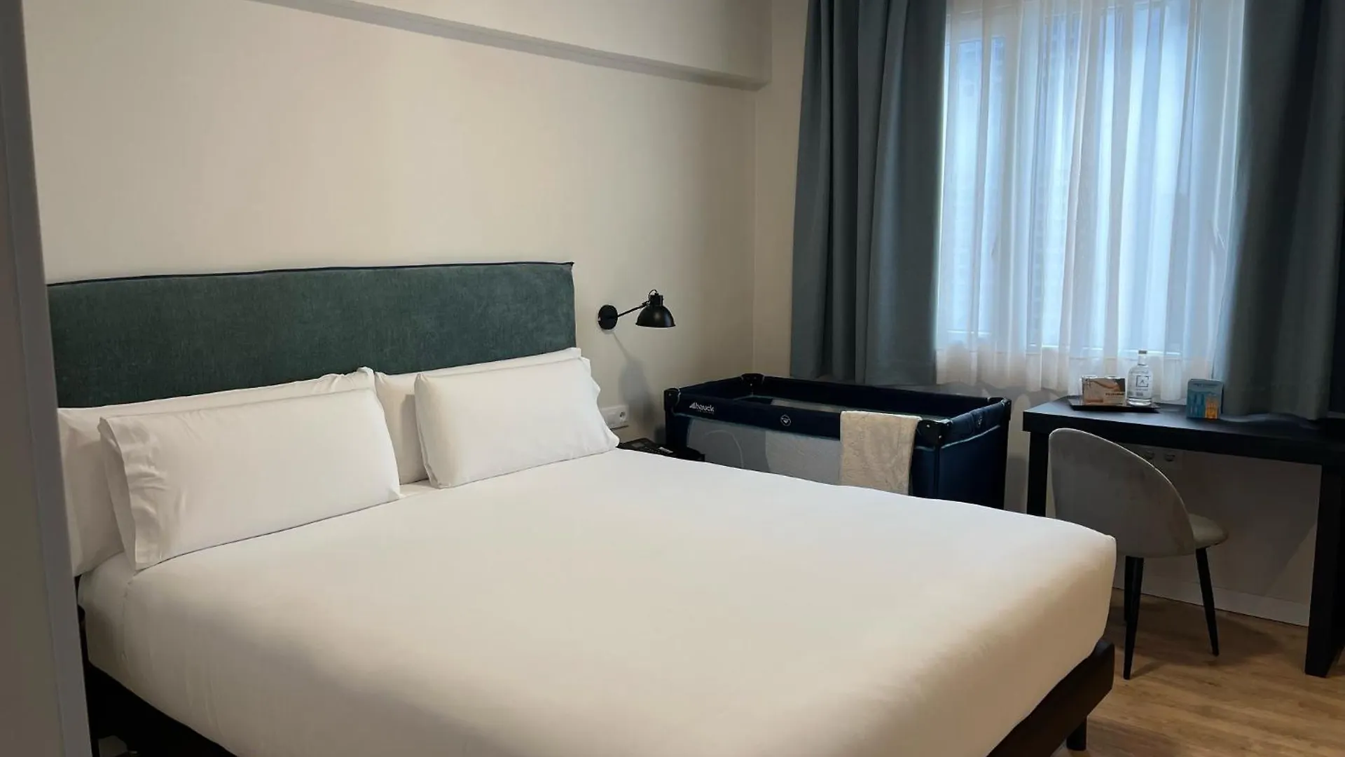 Tres Torres Atiram Hotel Barcelone 3*,  Espagne